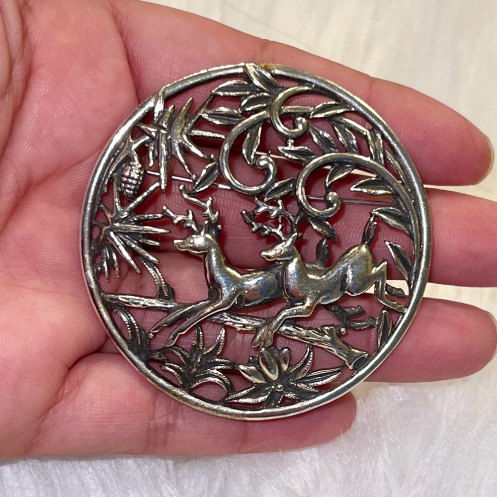 Sarah Coventry 1958 Collectible Vintage WOODLAND FLIGHT deers Silver Pin Brooch